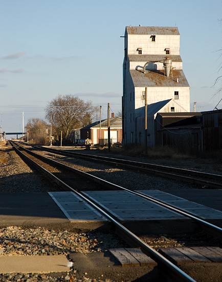 20061120145053_shabbona_tracks_east.jpg